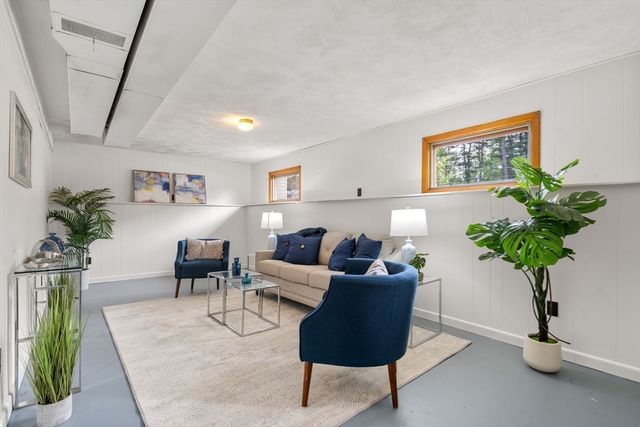 33 Heather Drive, Norwood, MA 02062
