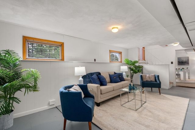 33 Heather Drive, Norwood, MA 02062