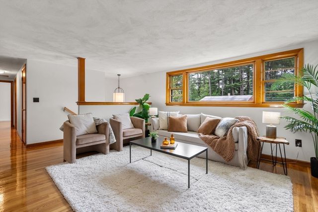 33 Heather Drive, Norwood, MA 02062