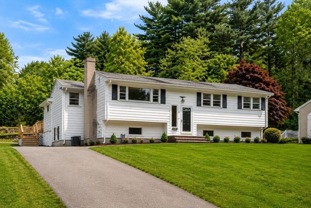 33 Heather Drive, Norwood, MA 02062
