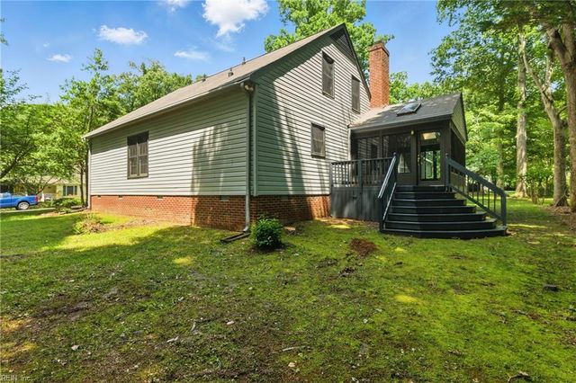 5500 Nuthatch DR, Williamsburg, VA 23185