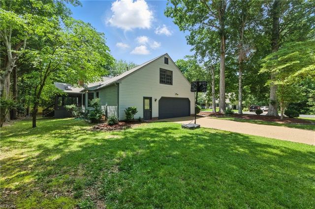 5500 Nuthatch DR, Williamsburg, VA 23185