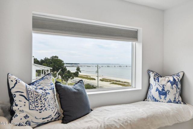 218 S Beach Boulevard, Waveland, MS 39576