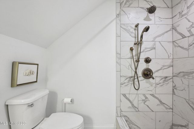 218 S Beach Boulevard, Waveland, MS 39576