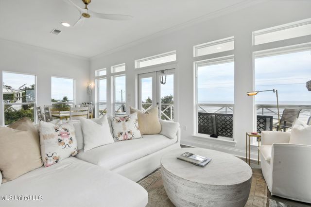 218 S Beach Boulevard, Waveland, MS 39576