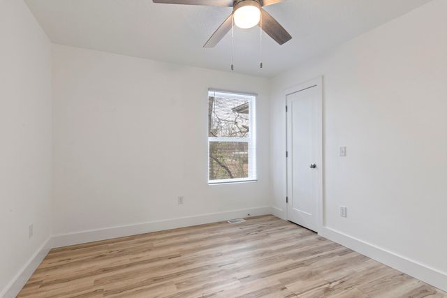 1114 S Hillcrest Avenue, Springfield, MO 65802