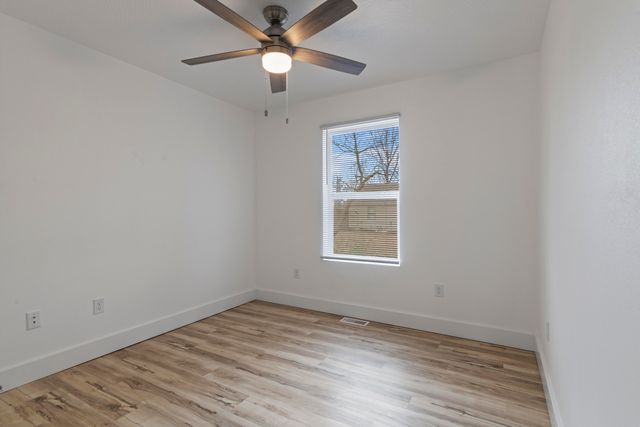 1114 S Hillcrest Avenue, Springfield, MO 65802