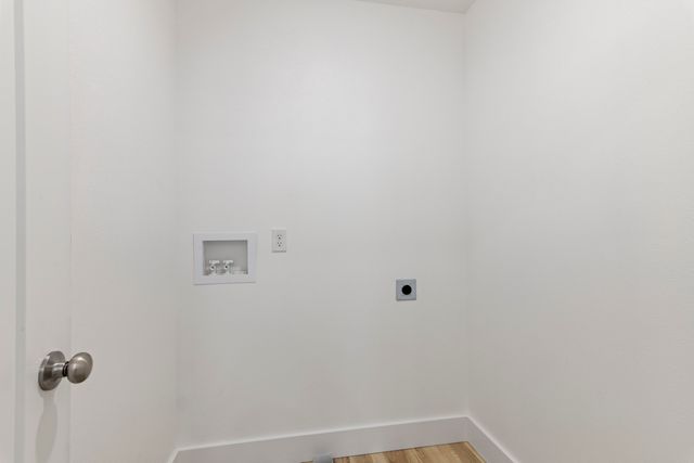 1114 S Hillcrest Avenue, Springfield, MO 65802