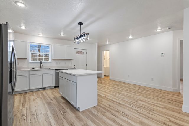 1114 S Hillcrest Avenue, Springfield, MO 65802