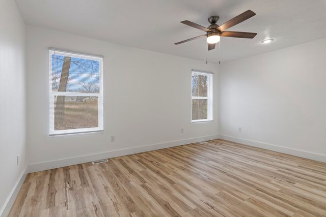 1114 S Hillcrest Avenue, Springfield, MO 65802