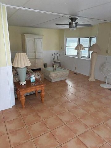 86 El Camino Real, Port St. Lucie, FL 34952