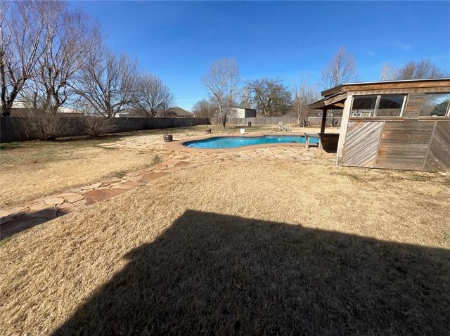 4221 Darril Road, Edmond, OK 73025