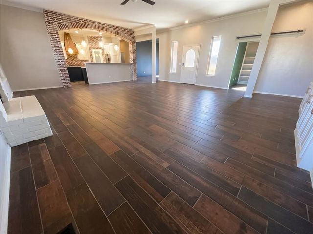 4221 Darril Road, Edmond, OK 73025