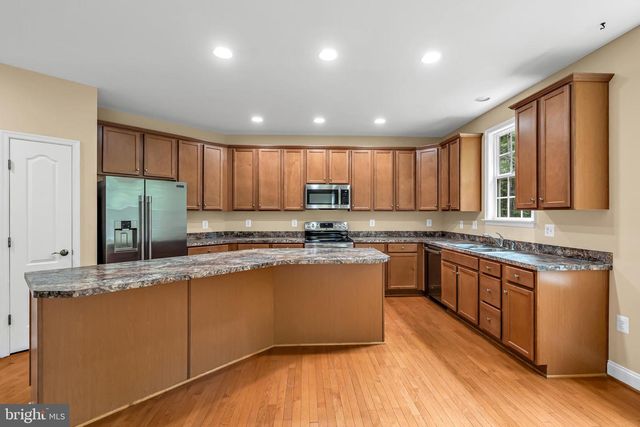 287 LACKAWANNA LN, Falling Waters, WV 25419