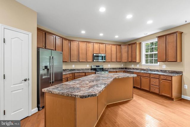 287 LACKAWANNA LN, Falling Waters, WV 25419