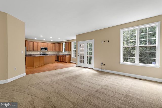 287 LACKAWANNA LN, Falling Waters, WV 25419