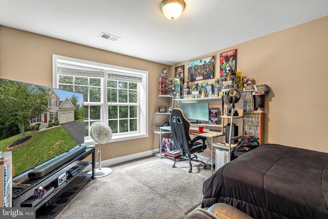 287 LACKAWANNA LN, Falling Waters, WV 25419