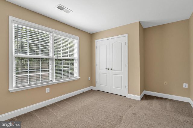 287 LACKAWANNA LN, Falling Waters, WV 25419