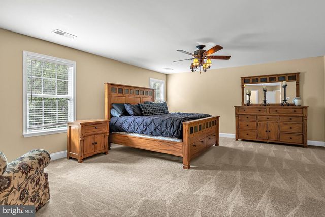 287 LACKAWANNA LN, Falling Waters, WV 25419