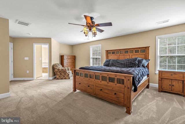 287 LACKAWANNA LN, Falling Waters, WV 25419