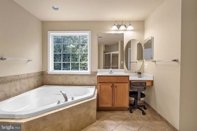 287 LACKAWANNA LN, Falling Waters, WV 25419