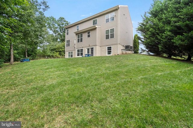 287 LACKAWANNA LN, Falling Waters, WV 25419