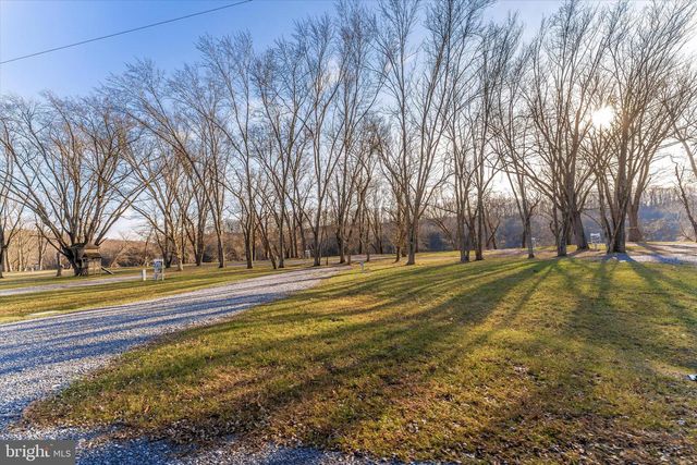 287 LACKAWANNA LN, Falling Waters, WV 25419