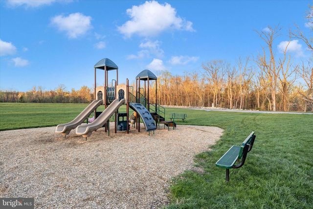 287 LACKAWANNA LN, Falling Waters, WV 25419