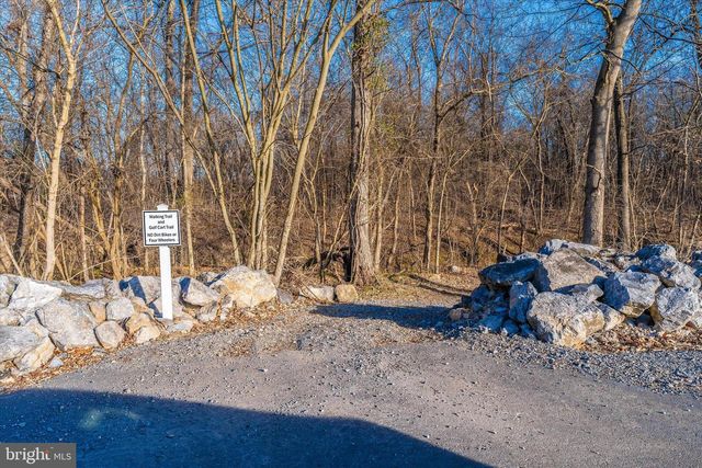 287 LACKAWANNA LN, Falling Waters, WV 25419