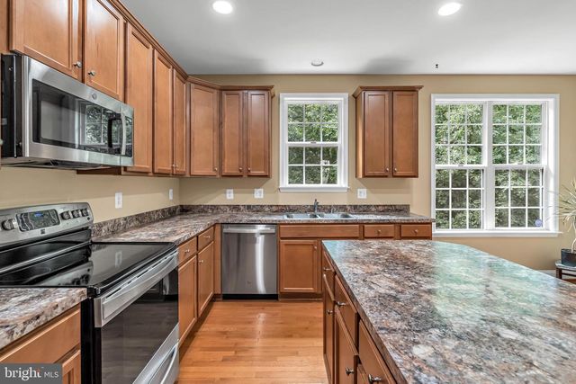 287 LACKAWANNA LN, Falling Waters, WV 25419