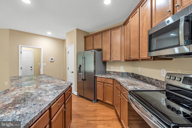 287 LACKAWANNA LN, Falling Waters, WV 25419