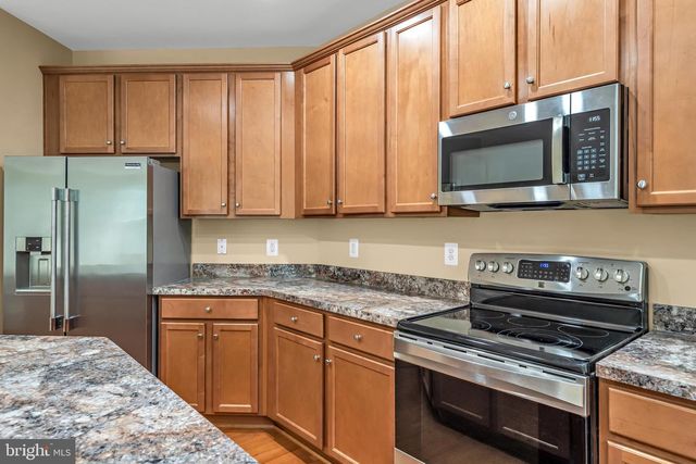 287 LACKAWANNA LN, Falling Waters, WV 25419
