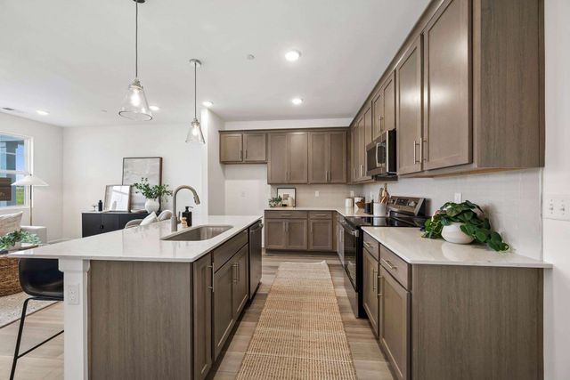 2587 Peaceful Valley Dr, Columbia, TN 38401