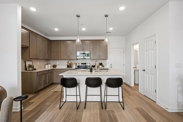 2587 Peaceful Valley Dr, Columbia, TN 38401