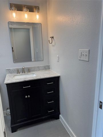 504 Westmorland DR, Austin, TX 78745