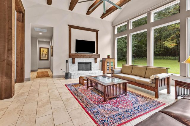 343 Grand View, Huntsville, TX 77340