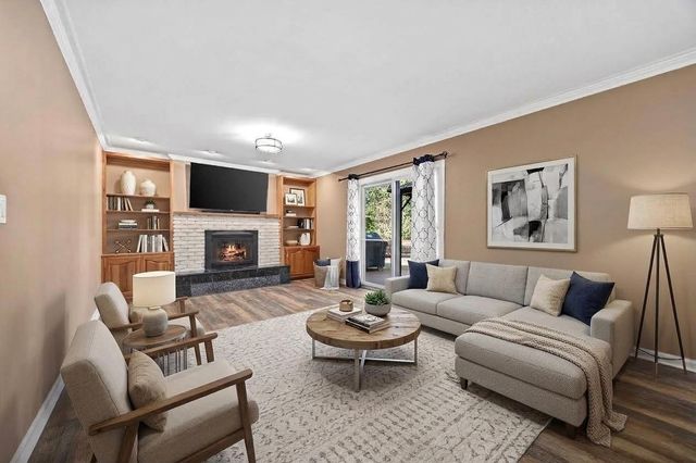 4431 Waubansie Lane, Lisle, IL 60532