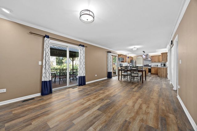 4431 Waubansie Lane, Lisle, IL 60532