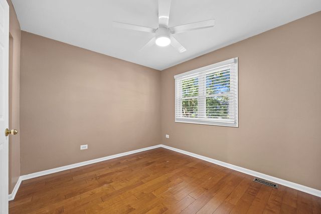 4431 Waubansie Lane, Lisle, IL 60532