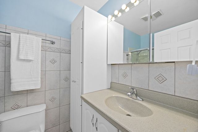 4431 Waubansie Lane, Lisle, IL 60532