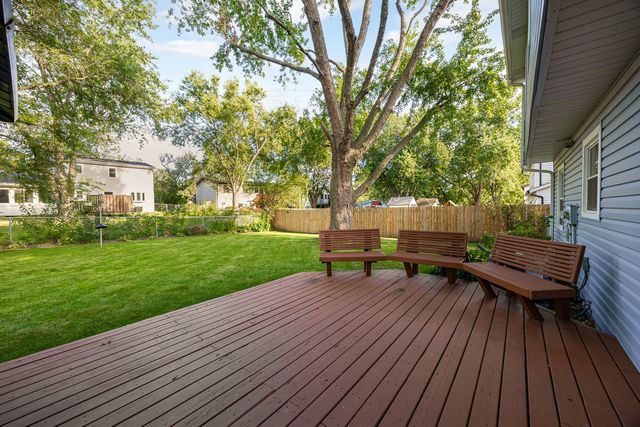 4431 Waubansie Lane, Lisle, IL 60532