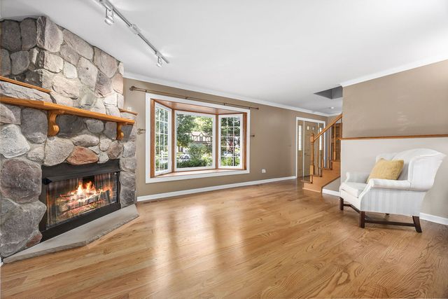 4431 Waubansie Lane, Lisle, IL 60532