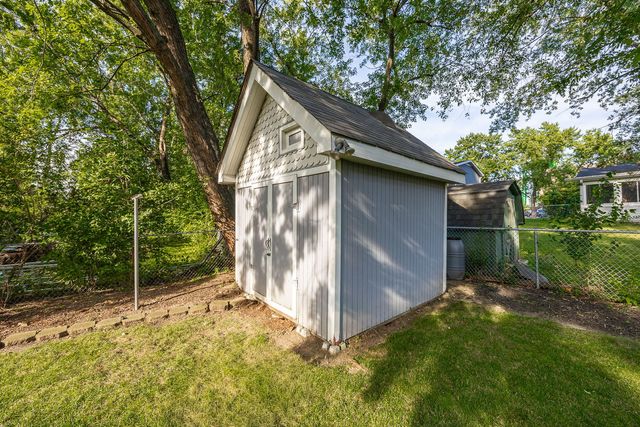 4431 Waubansie Lane, Lisle, IL 60532