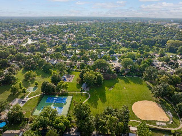 4431 Waubansie Lane, Lisle, IL 60532