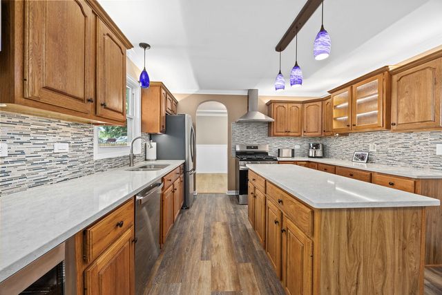 4431 Waubansie Lane, Lisle, IL 60532