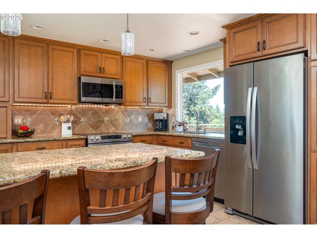 23120 Se NAOMI Ct, Damascus, OR 97089