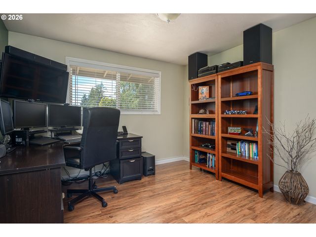 23120 Se NAOMI Ct, Damascus, OR 97089