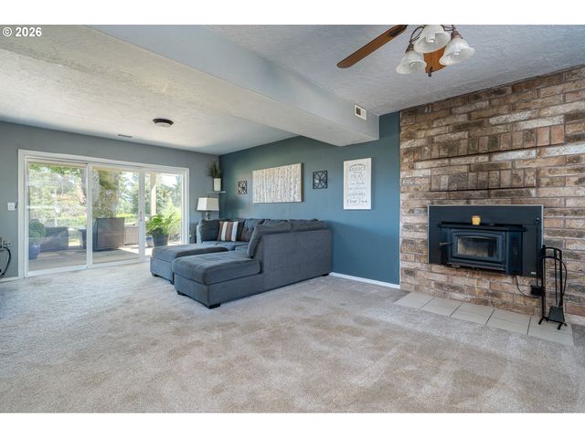23120 Se NAOMI Ct, Damascus, OR 97089