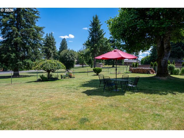 23120 Se NAOMI Ct, Damascus, OR 97089