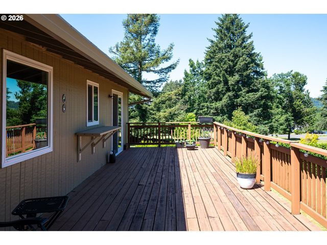 23120 Se NAOMI Ct, Damascus, OR 97089